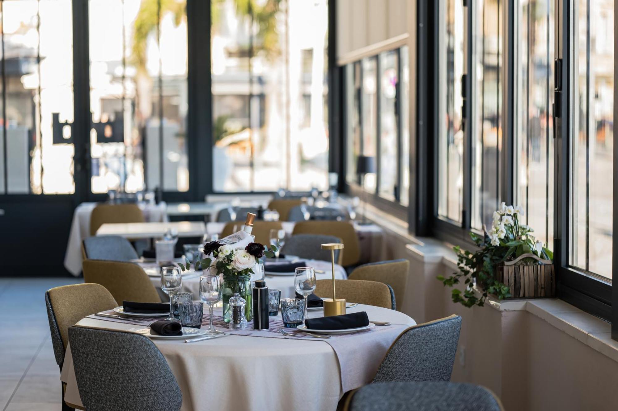 Restaurant De La Tour Hotel